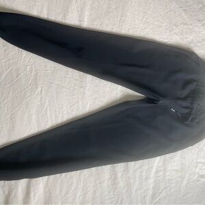 Woman’s Lululemon joggers